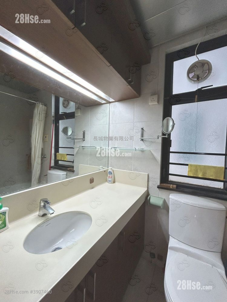Royal Terrace #3907460 Rental Property Detail Page - Aanzicht 2