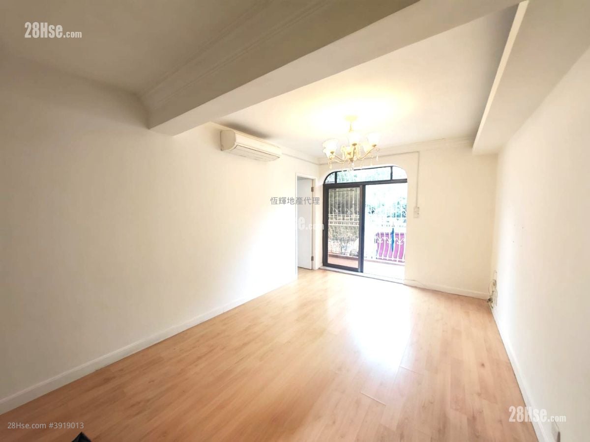 Village Rental 3 Bedrooms , 2 Bathrooms 700 ft²