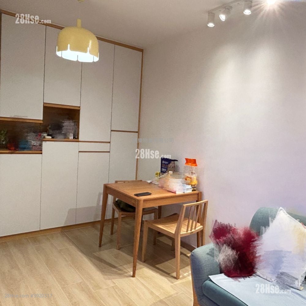 Choi Hing Court Sell 2 Bedrooms , 1 Bathroom 369 ft²