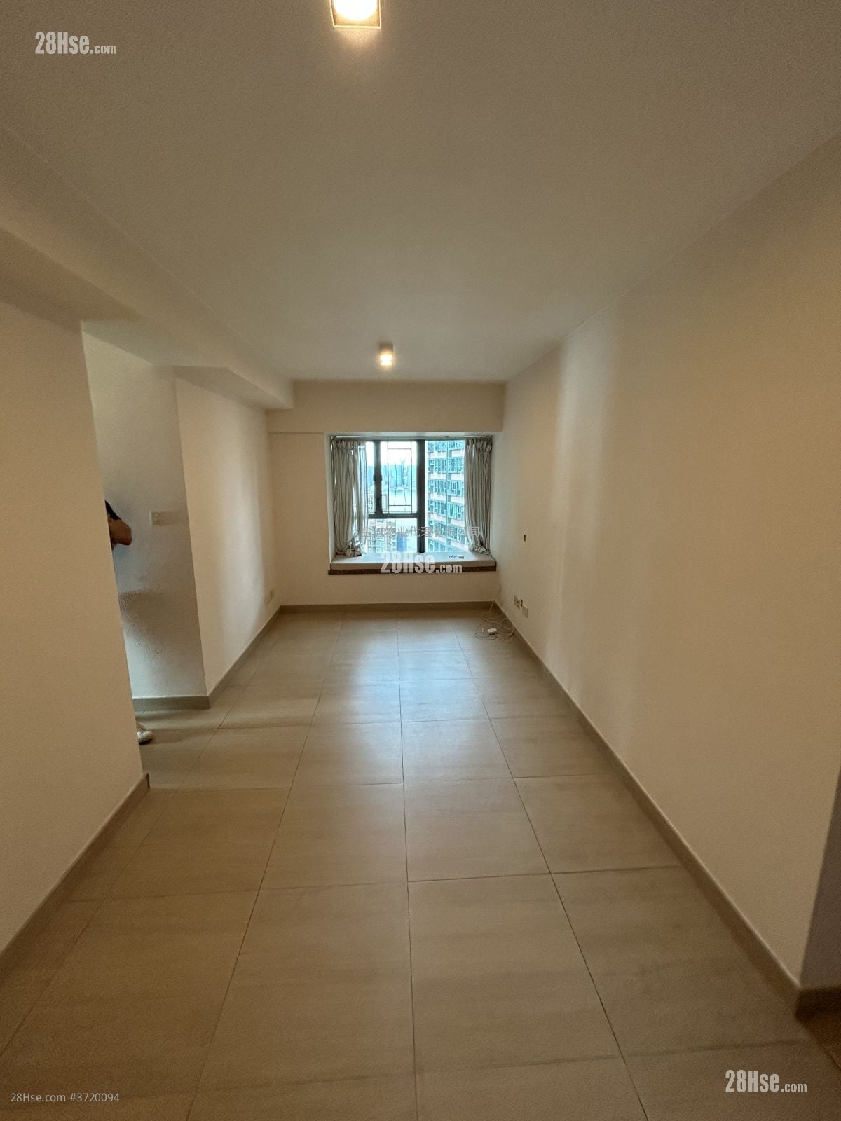 Queen's Terrace #3720094 Rental Property Detail Page - Widok 2