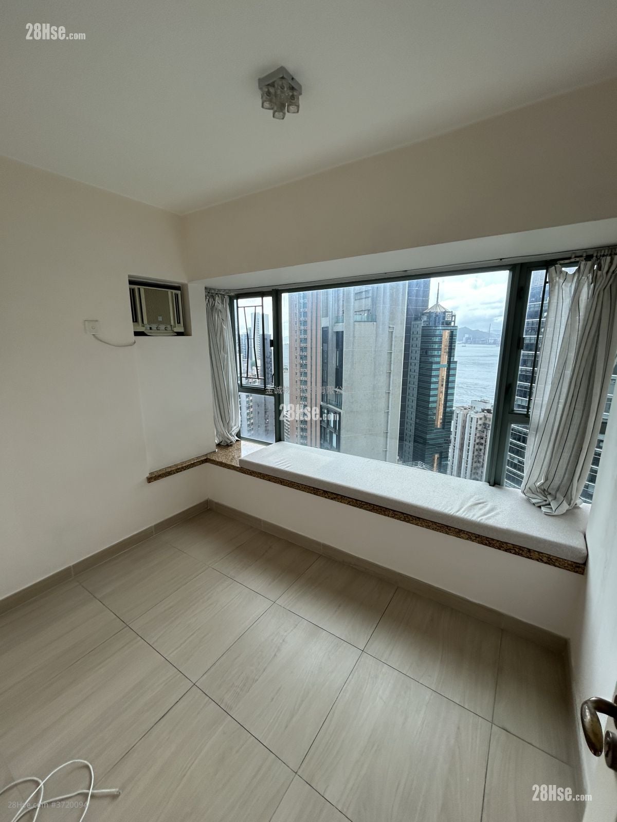 Queen's Terrace #3720094 Rental Property Detail Page - Widok 6