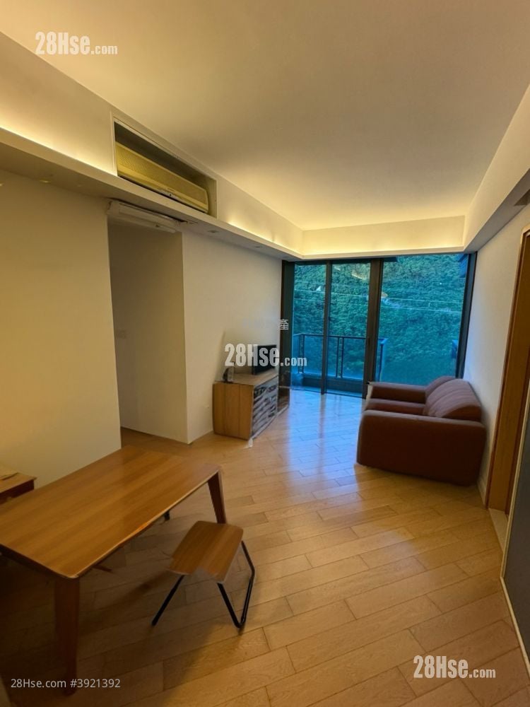 Aria Rental 3 Bedrooms , 2 Bathrooms 713 ft²