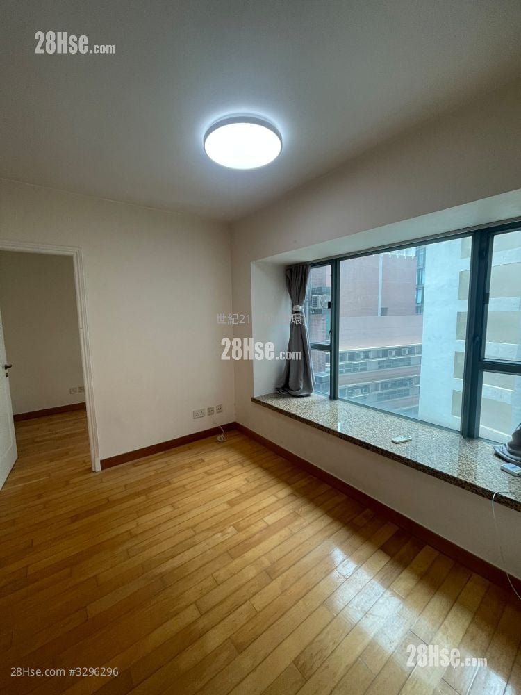 Queen's Terrace #3296296 For Sale Property Detail Page - Vista 2