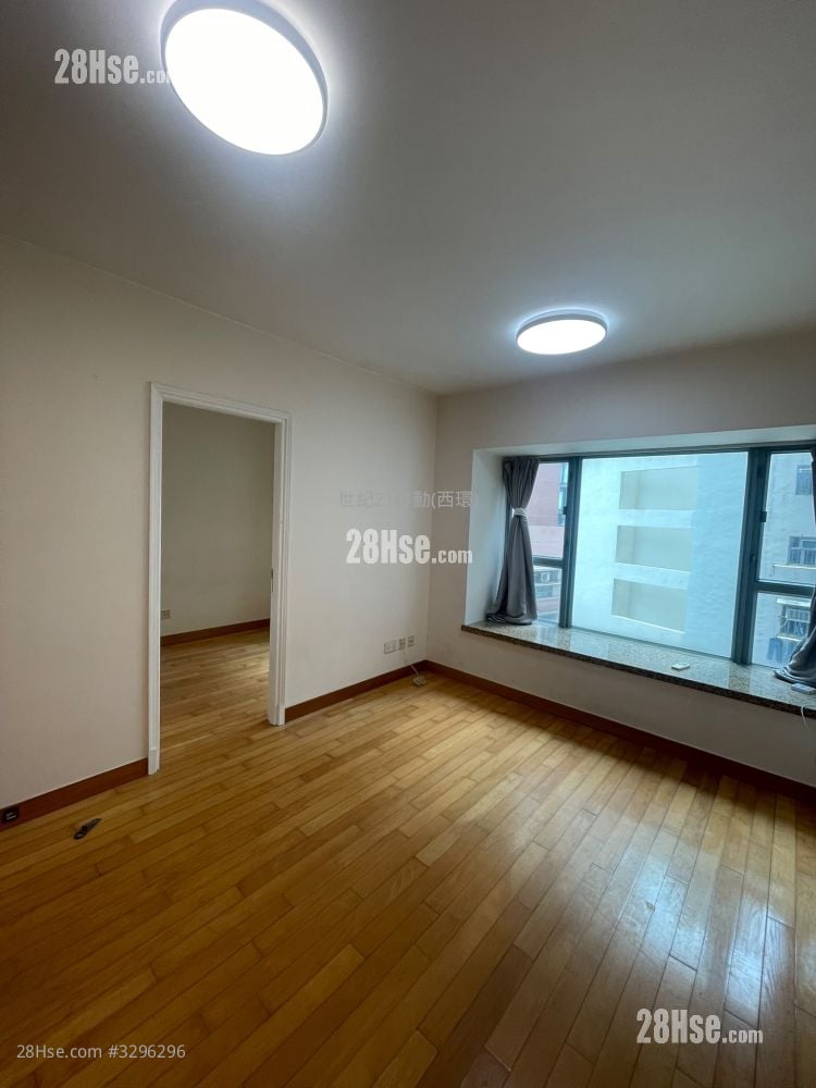 Queen's Terrace #3296296 For Sale Property Detail Page - Vista 4