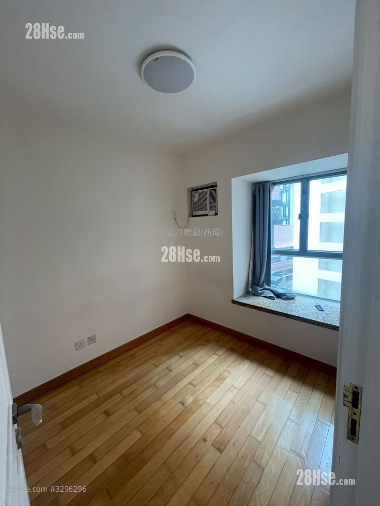 Queen's Terrace #3296296 For Sale Property Detail Page - Vista 5