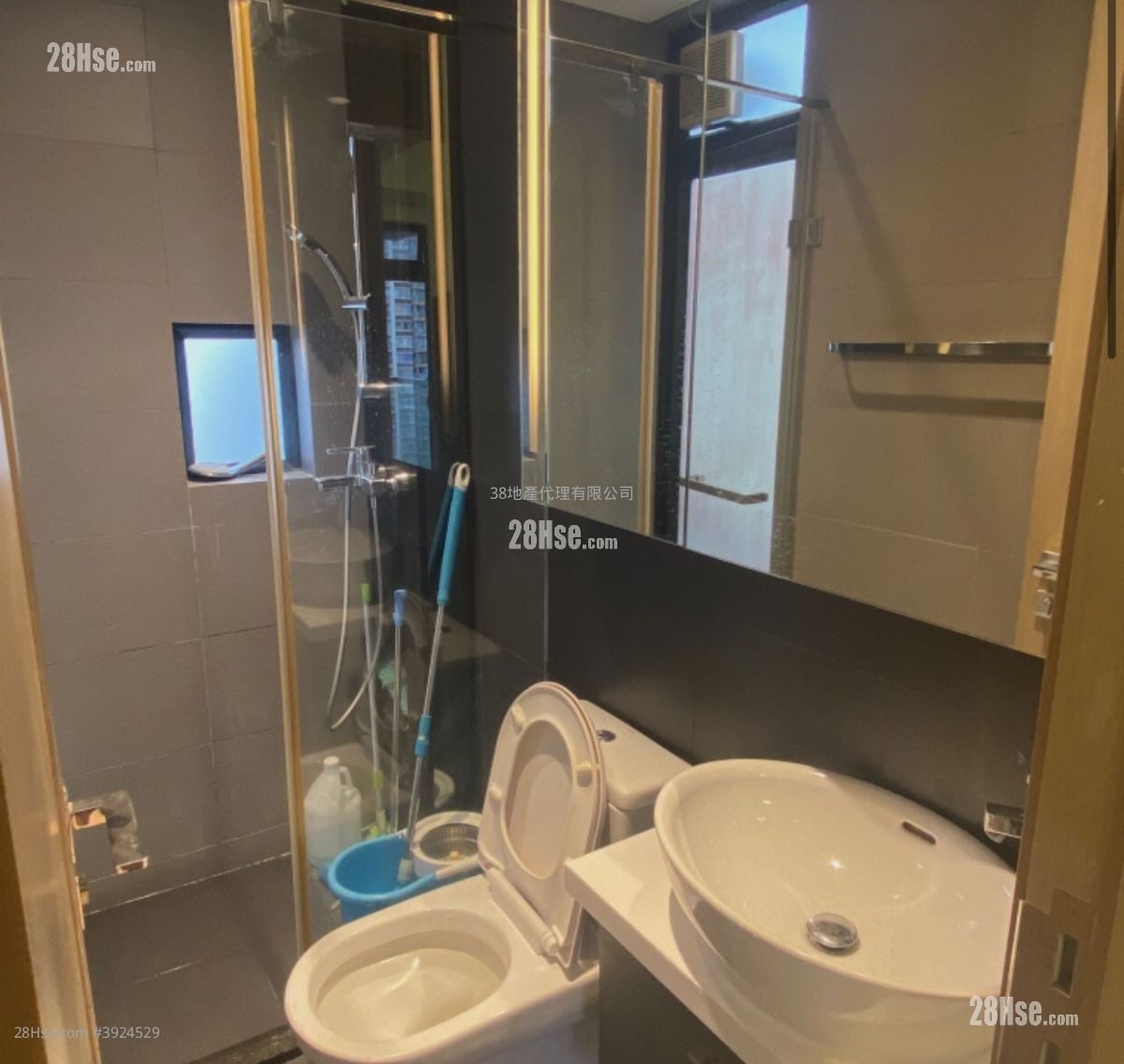 Giovane #3924529 Rental Property Detail Page - Więcej