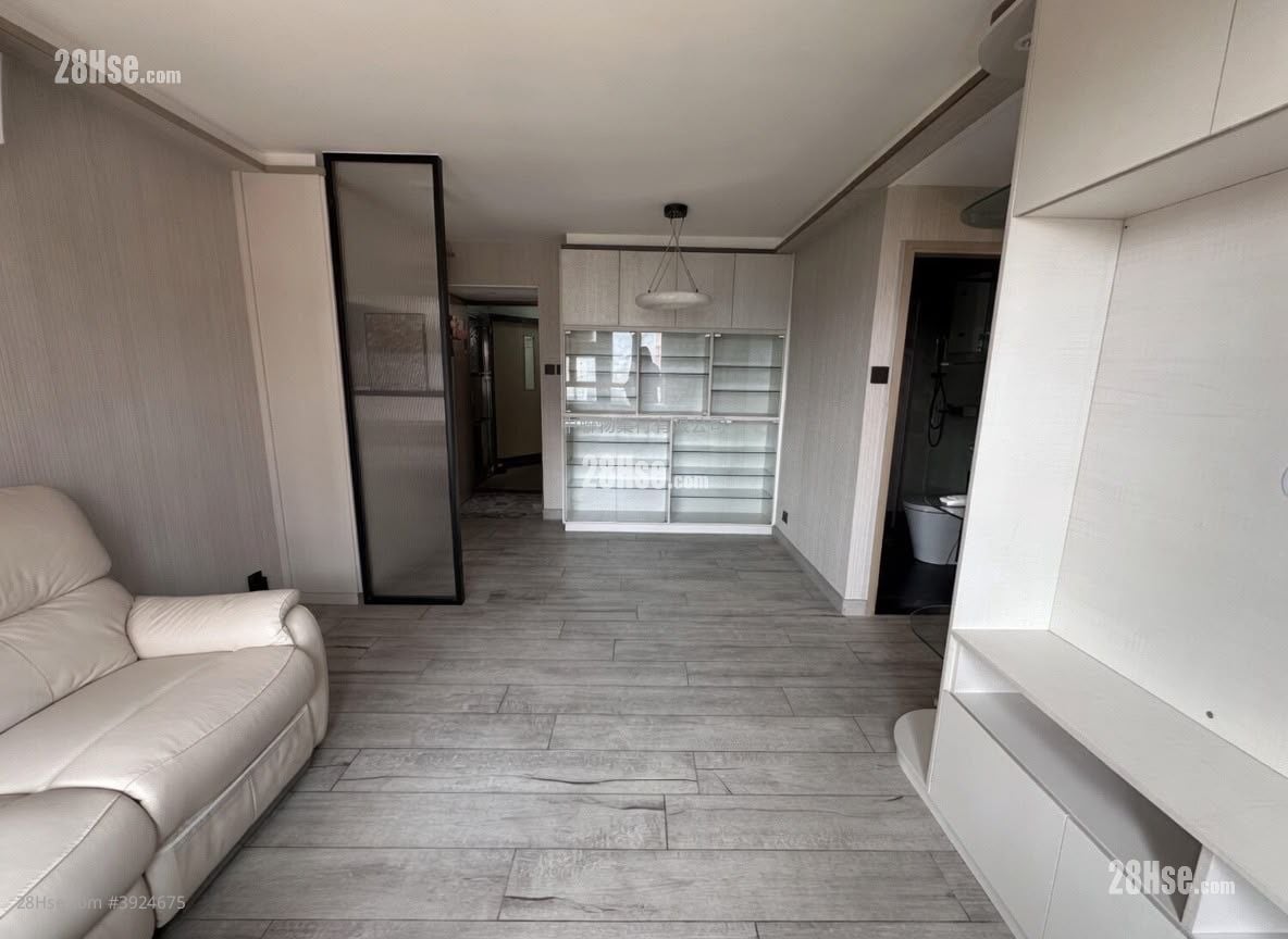 Yue Tin Court Sell 2 Bedrooms , 1 Bathroom 429 ft²