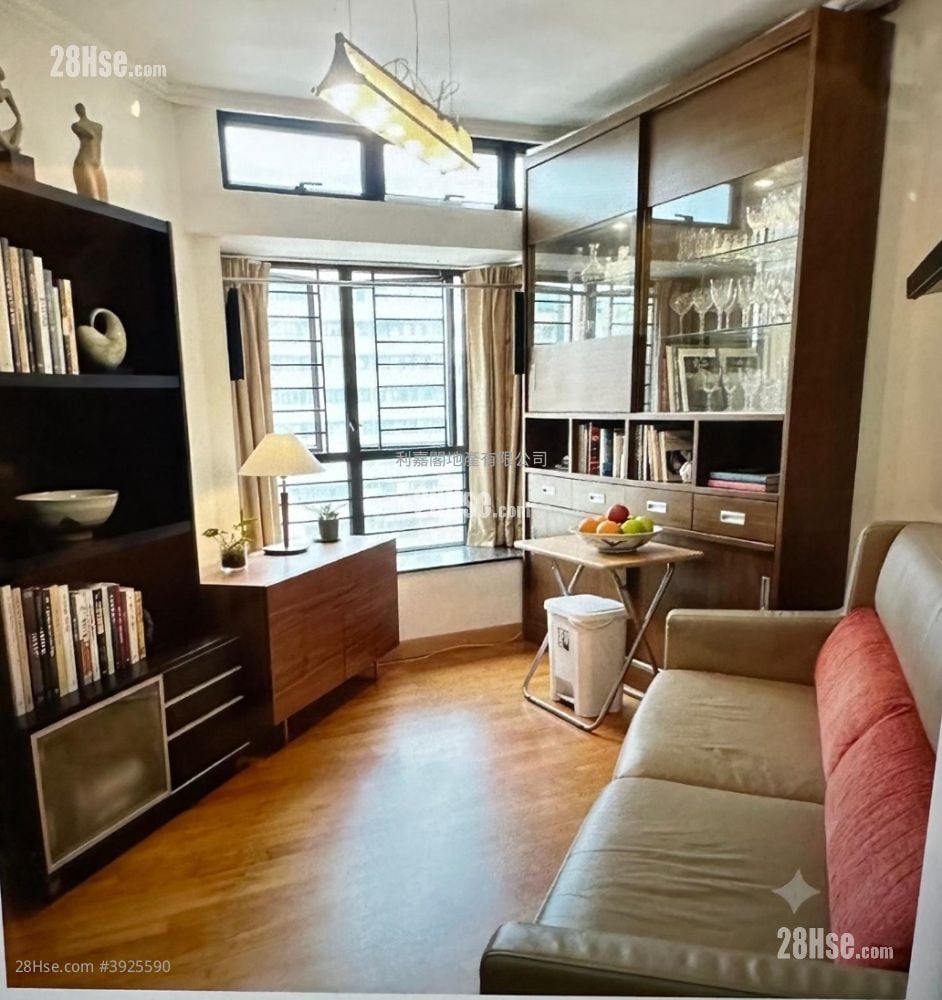 New Town Plaza Sell 3 Bedrooms 645 ft²