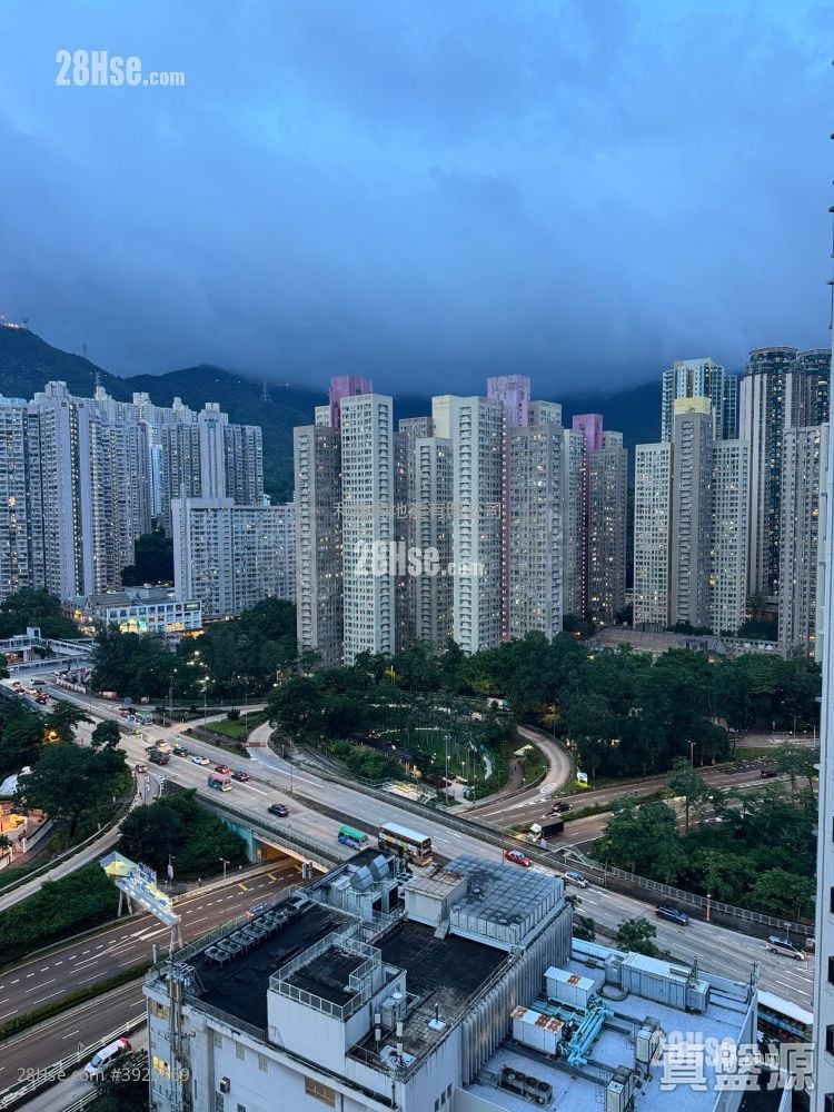 Lions Rise Sell 2 Bedrooms 567 ft²