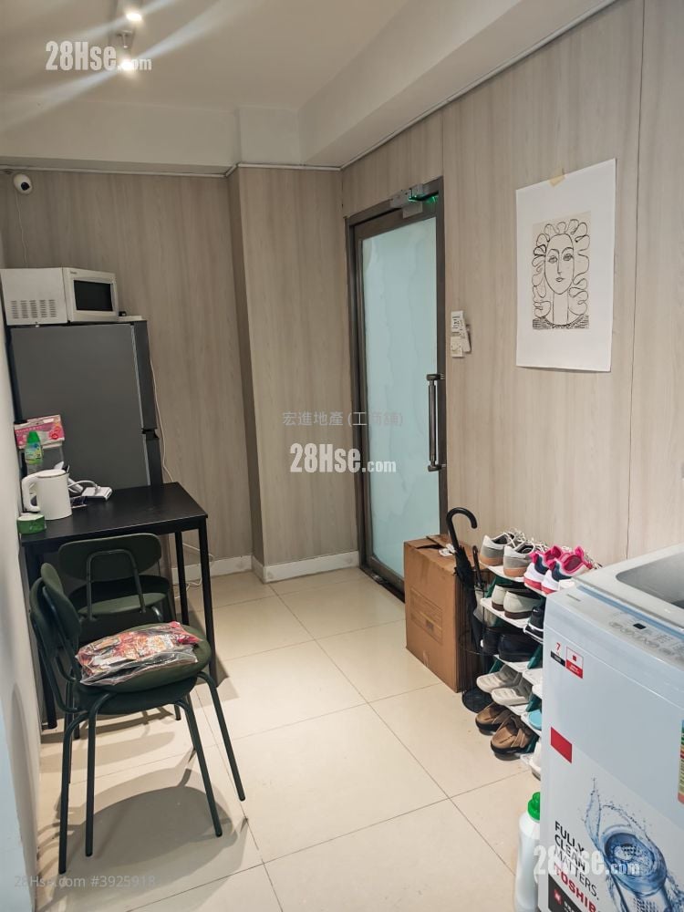 Cosmopolitan Centre #3925918 Rental Property Detail Page - Bild 3