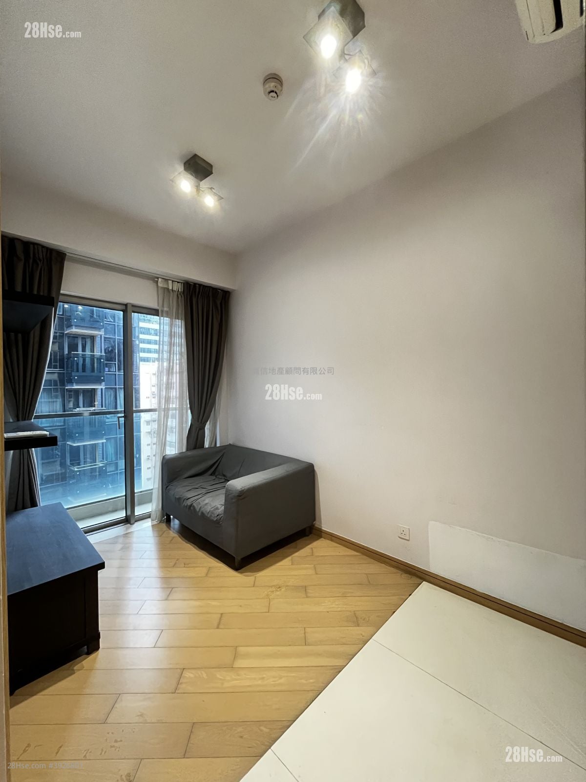 Upper West #3926801 Rental Property Detail Page - Widok 2