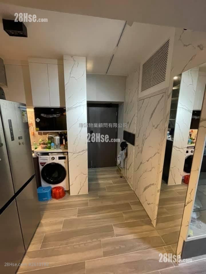 Woodview Court #2613182 For Sale Property Detail Page - Vista 2