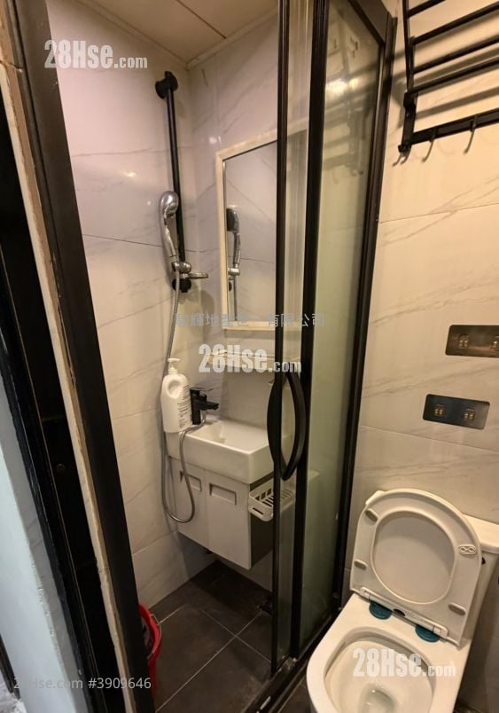 Wing Lee Building #3909646 Rental Property Detail Page - Widok 4