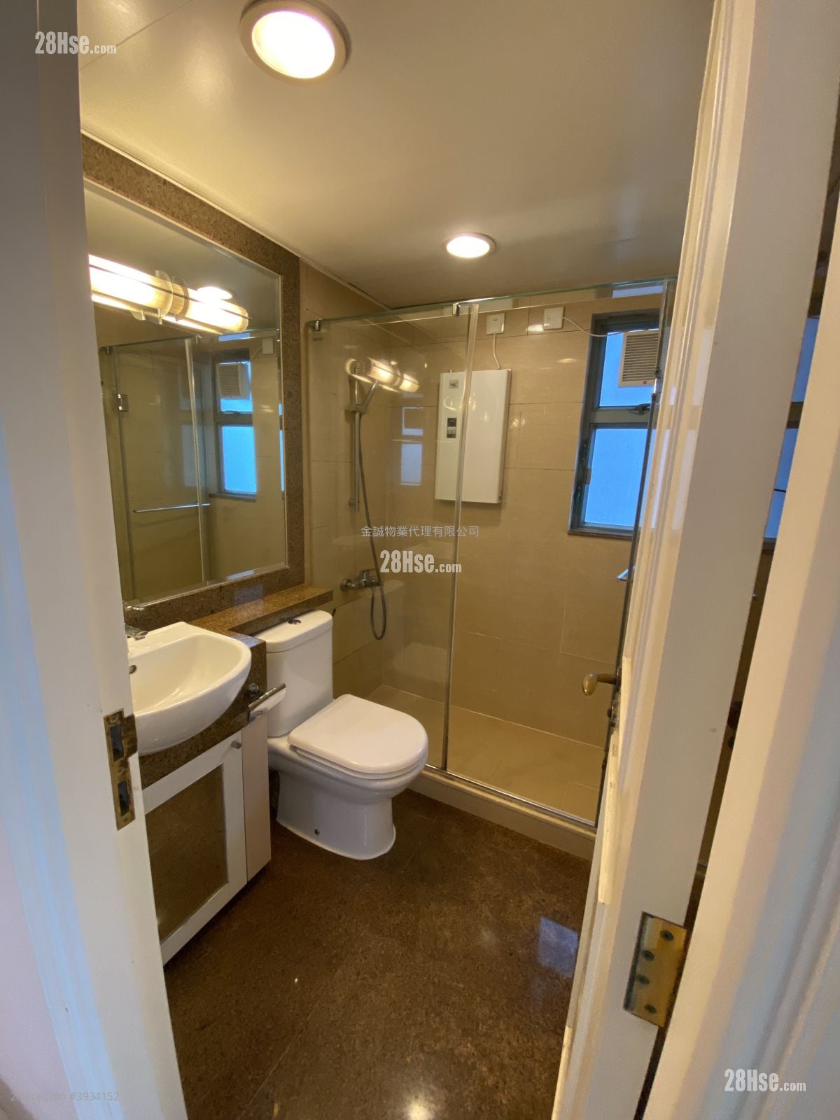 Queen's Terrace #3934152 Rental Property Detail Page - Widok 6