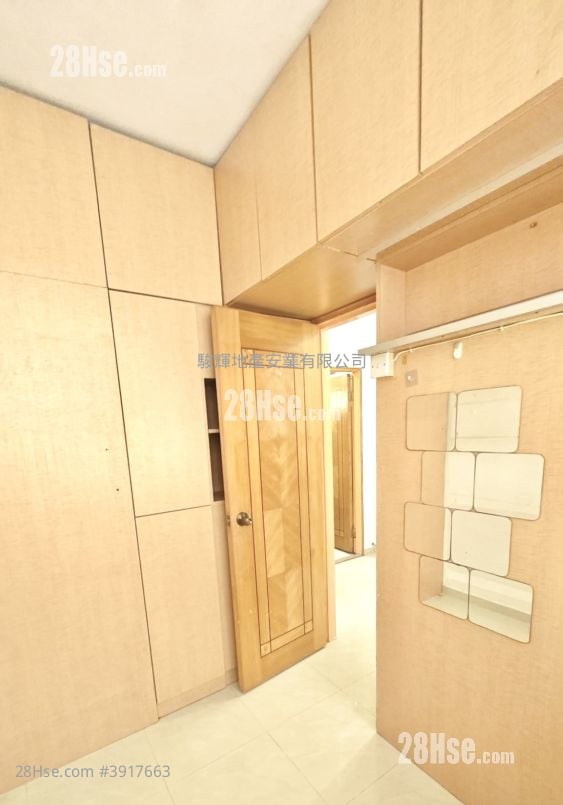 Kam Bit Building #3917663 For Sale Property Detail Page - Widok 2
