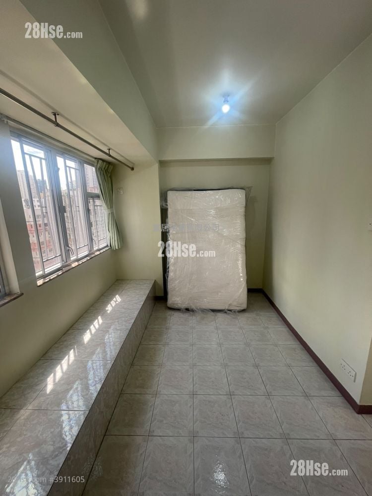 Golden League Building #3911605 Rental Property Detail Page - Vista 3