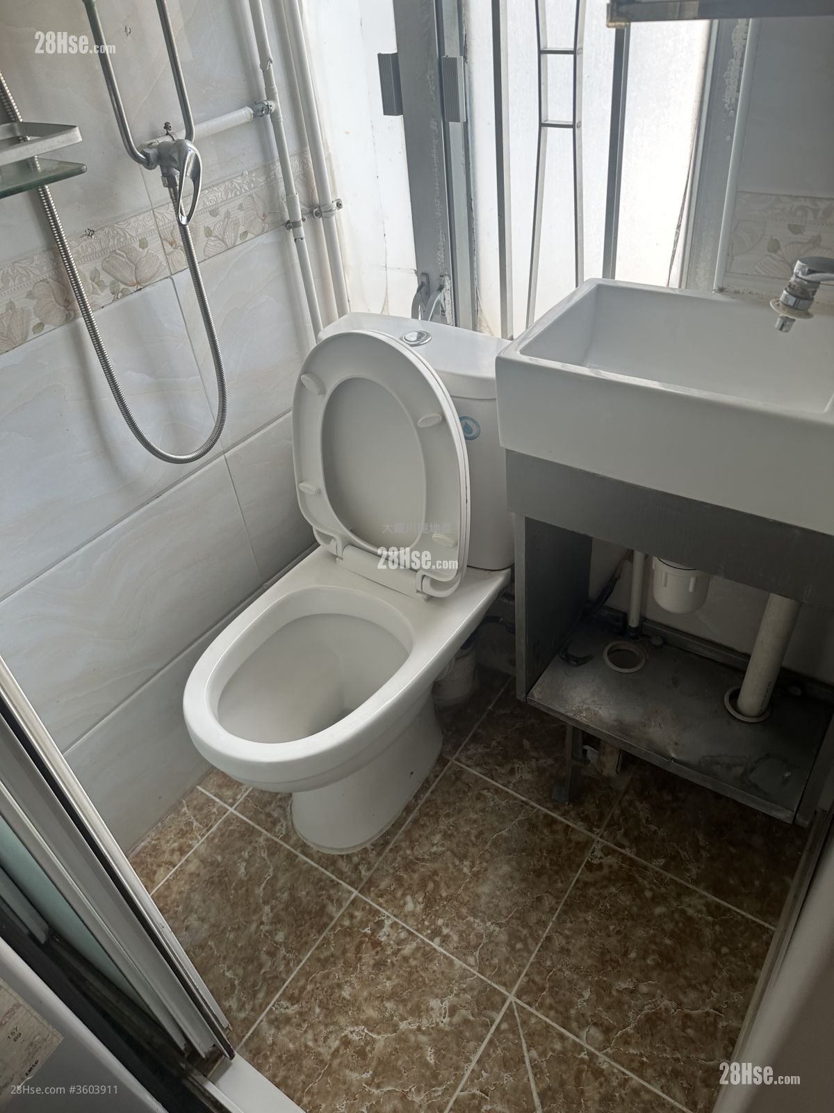 Tsung Nga Building #3603911 Rental Property Detail Page - Widok 2