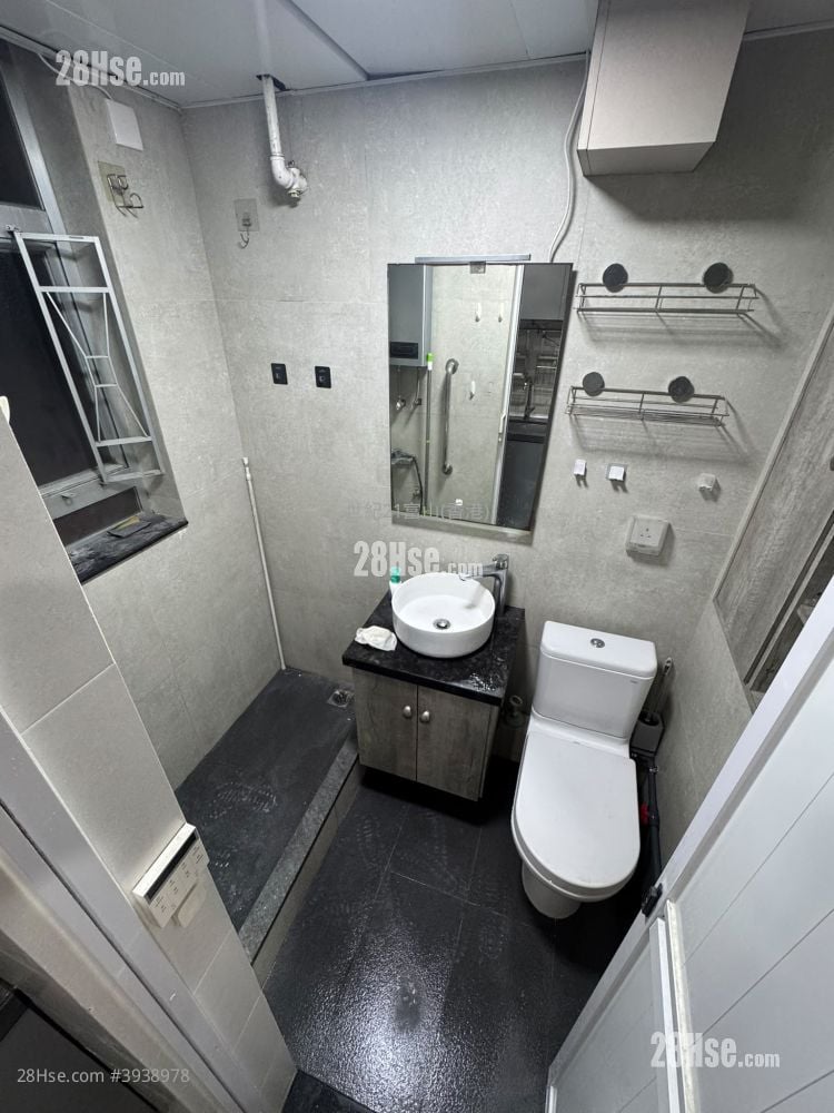 Lung Poon Court #3938978 Rental Property Detail Page - Widok 4