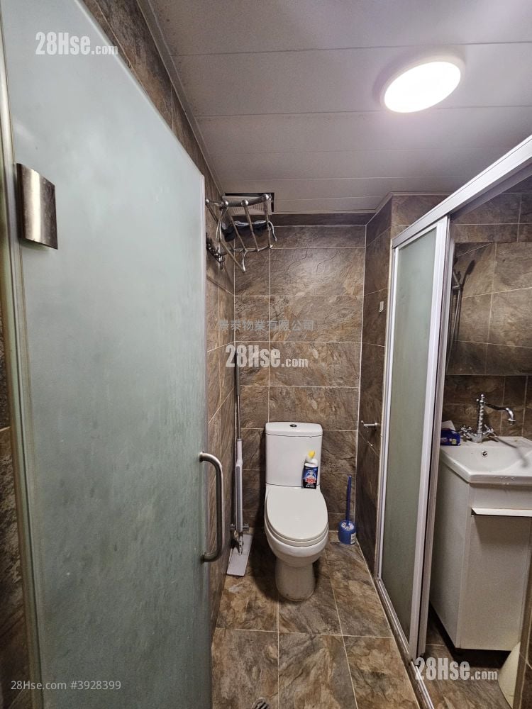 City Centre Building #3928399 Rental Property Detail Page - Vista 3