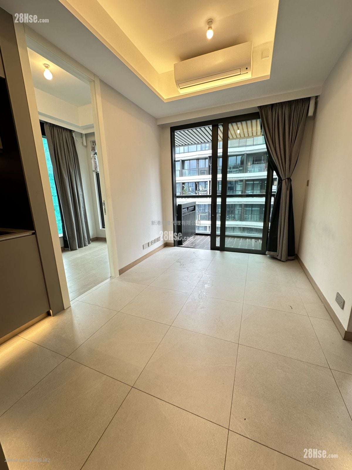 Baker Circle Euston #3908282 Rental Property Detail Page - Aanzicht 2
