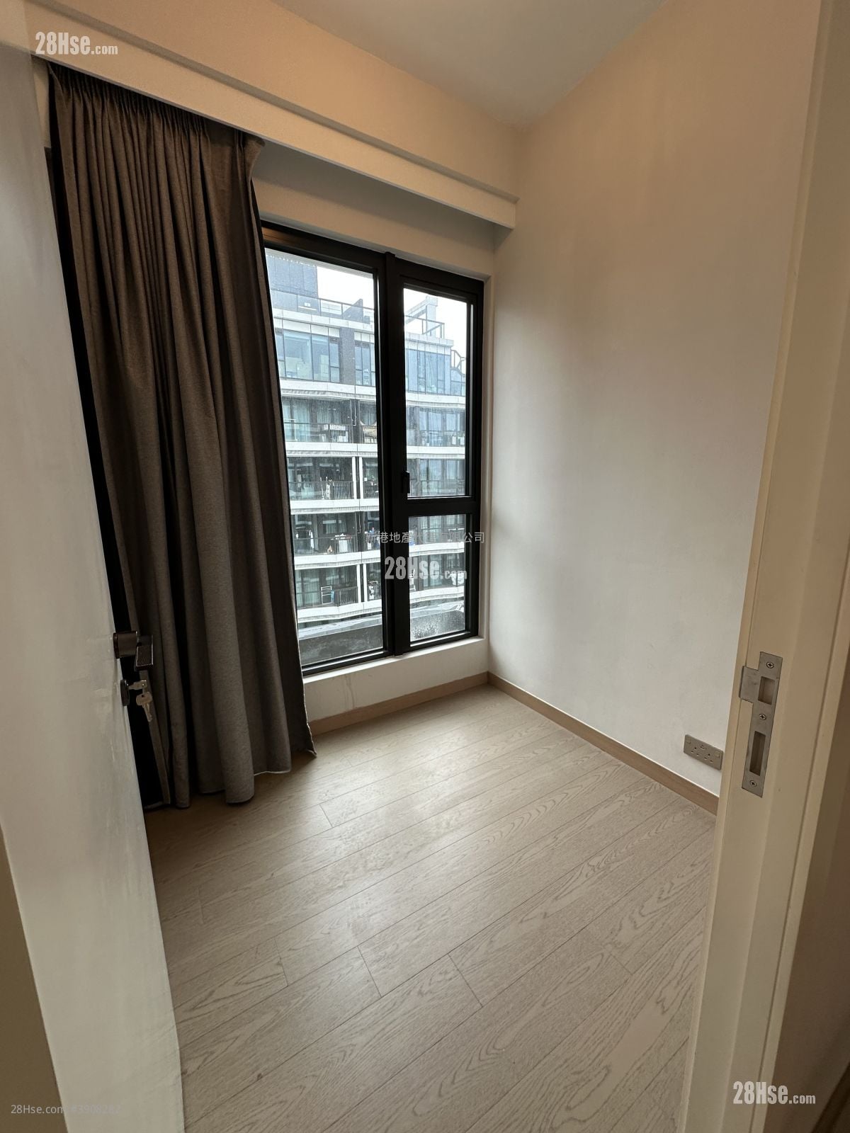 Baker Circle Euston #3908282 Rental Property Detail Page - Aanzicht 5