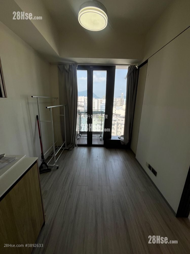 Seven Victory Avenue #3892633 Rental Property Detail Page - Aanzicht 3