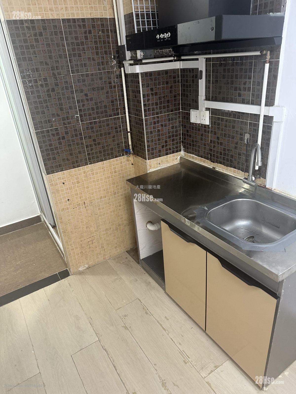 Chinese Mansion #3914644 Rental Property Detail Page - Vue 5