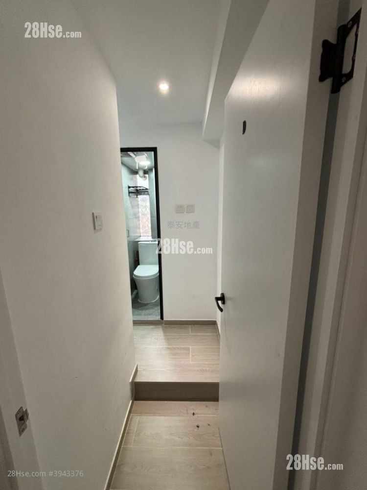 Apartment #3943376 Rental Property Detail Page - Vista 5