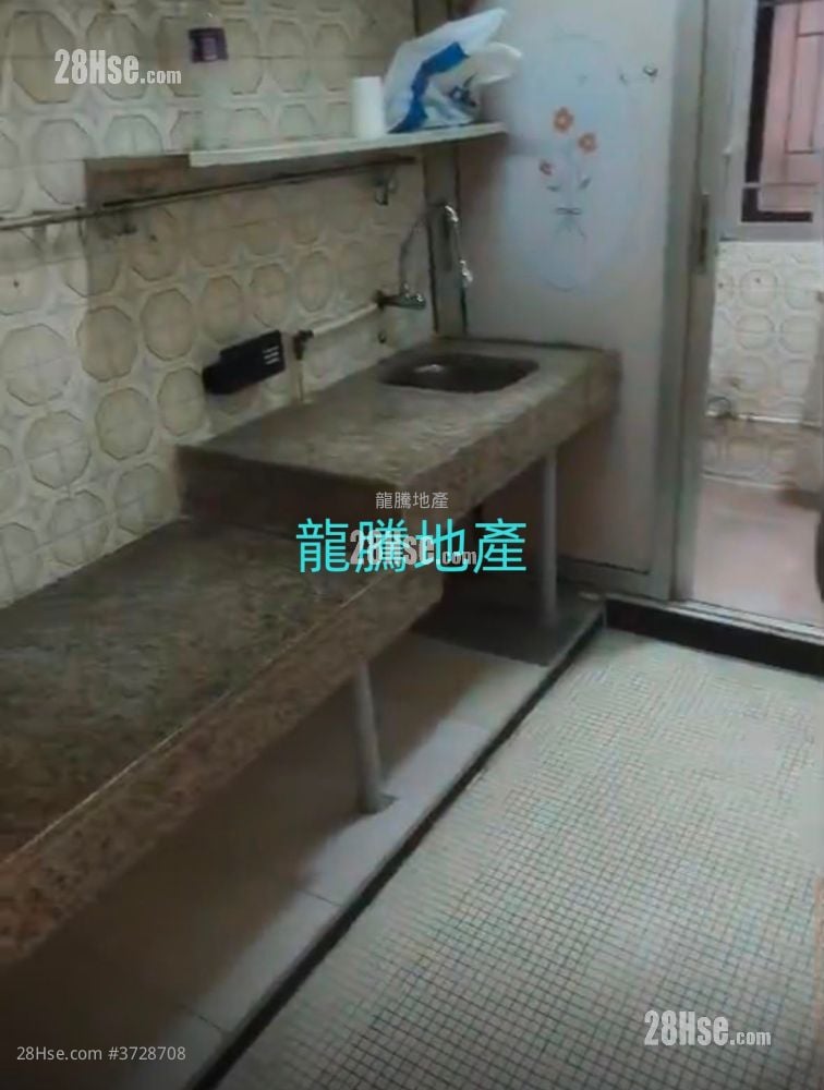 Village #3728708 Rental Property Detail Page - Vista 6