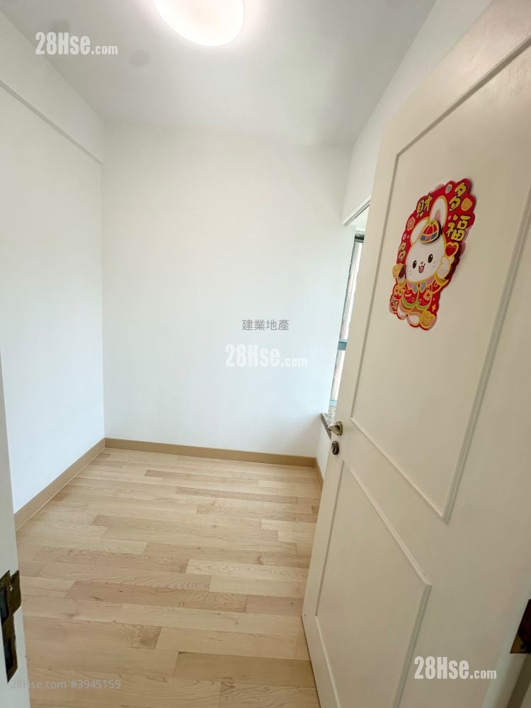 Queen's Terrace #3945159 For Sale Property Detail Page - Vista 2