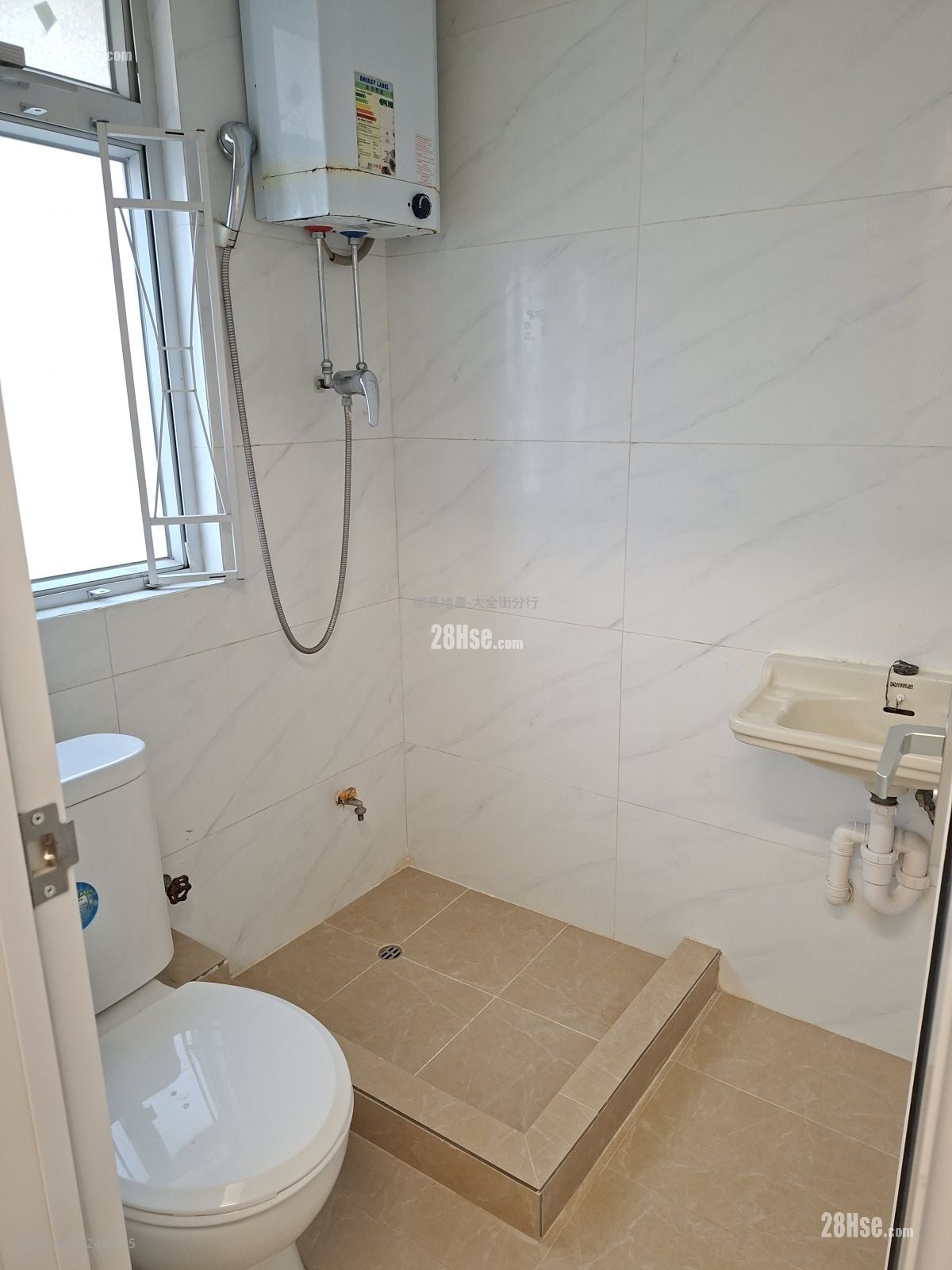 Cosmopolitan Estates #2482735 Rental Property Detail Page - Vista 4