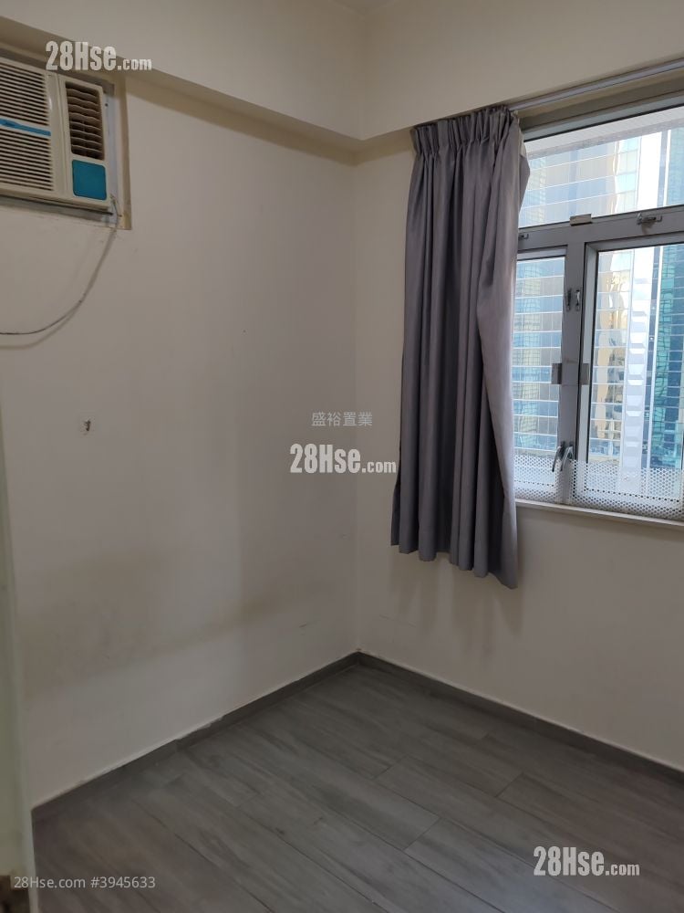 Luxury Court #3945633 Rental Property Detail Page - Bild 2
