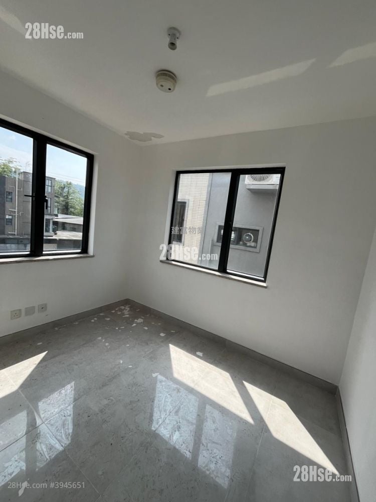 Village #3945651 For Sale Property Detail Page - Vista 4