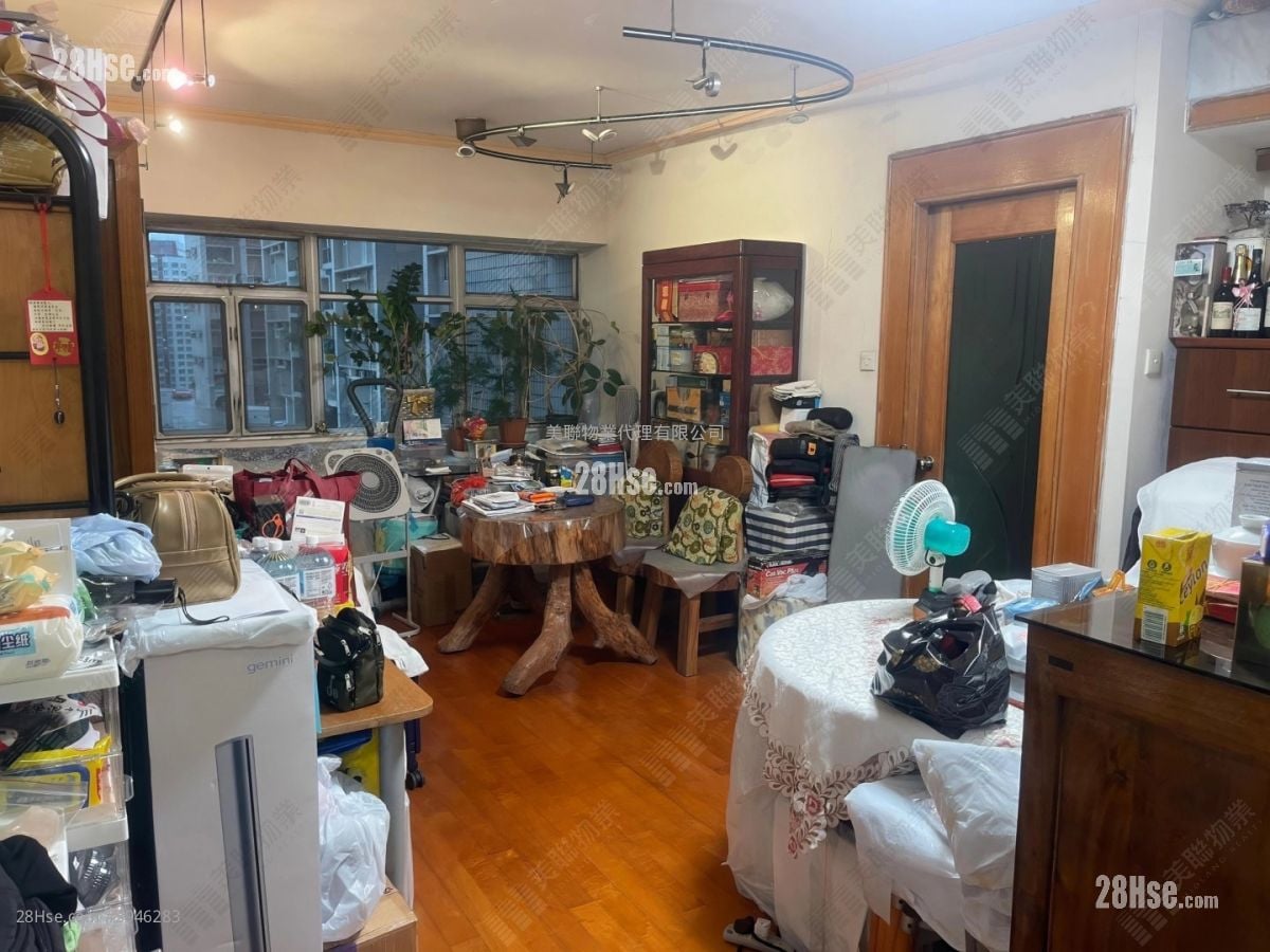 World-Wide Gardens Sell 2 Bedrooms 894 ft²