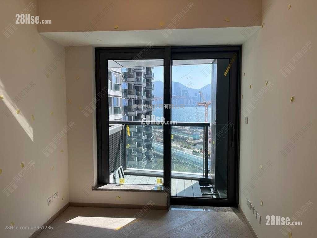 One Victoria Rental 2 Bedrooms , 1 Bathroom 427 ft²