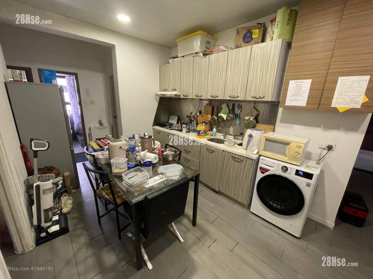 419L-419Q Queen's Road West Sell 5+ Bedrooms , 1 Bathroom 799 ft²