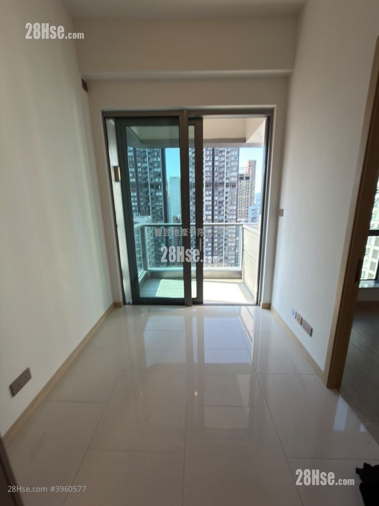 Upper Manor Rental 1 Bedroom , 1 Bathroom 257 ft²