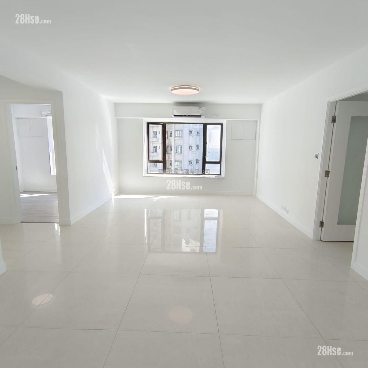 Elegant Villa Sell 5+ Bedrooms , 3 Bathrooms 1,349 ft²