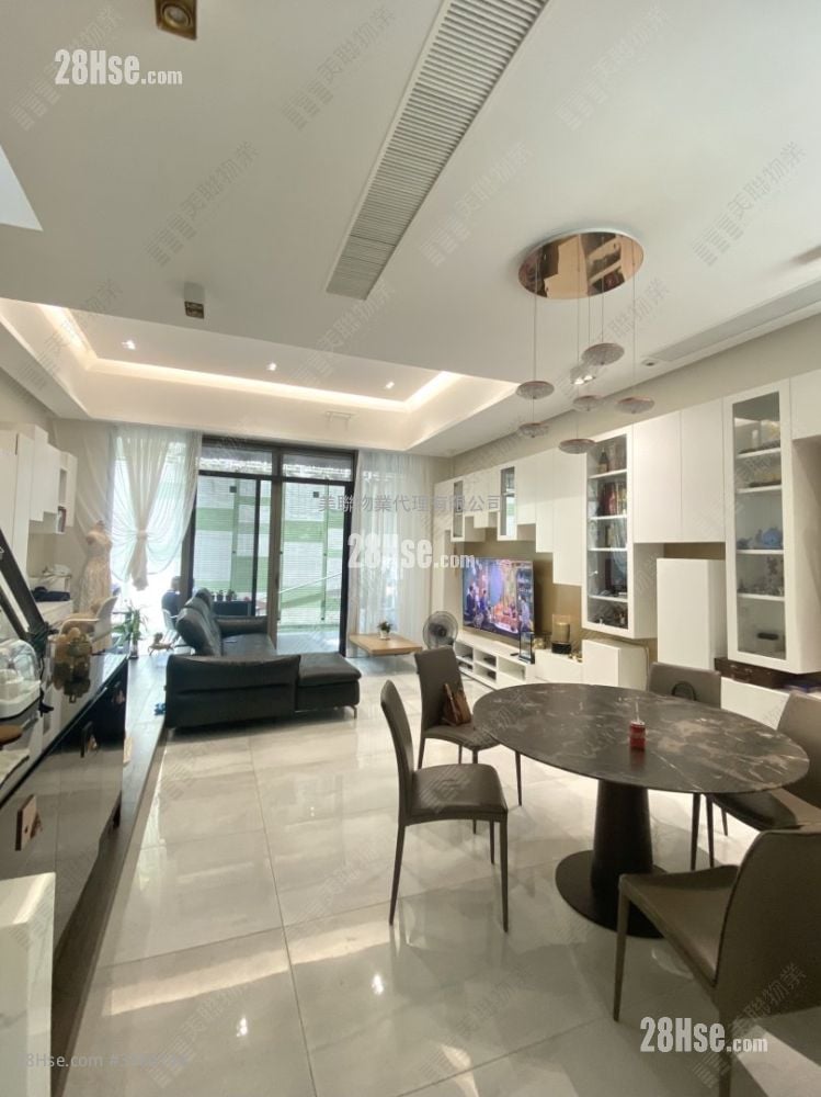 Domus Sell 3 Bedrooms , 3 Bathrooms 2,030 ft²