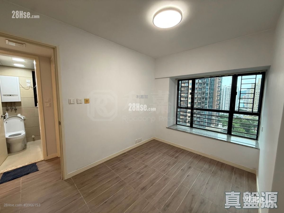 Sun Yuen Long Centre Sell 2 Bedrooms , 1 Bathroom 466 ft²