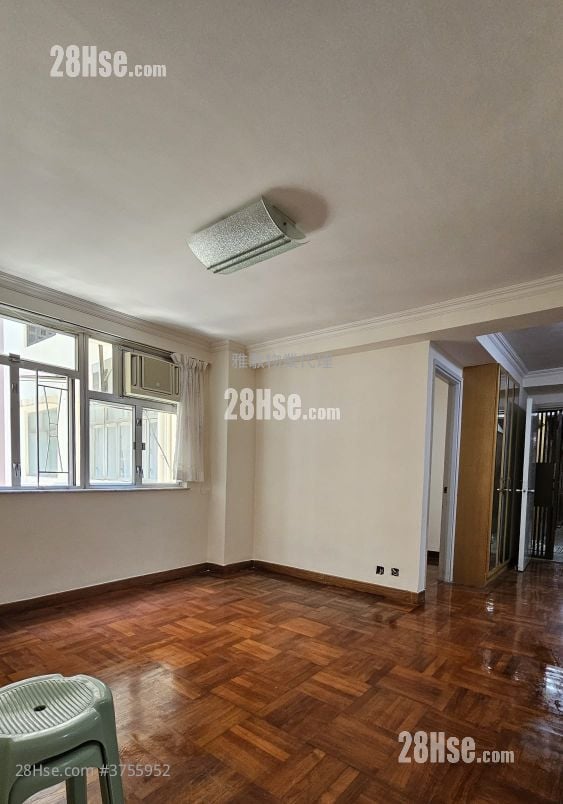 Bedford Gardens Sell 3 Bedrooms , 1 Bathroom 597 ft²