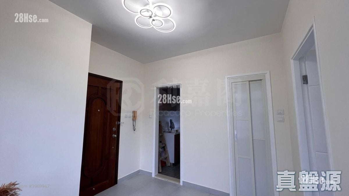 Man Fung Building Sell 1 Bedroom , 1 Bathroom 255 ft²