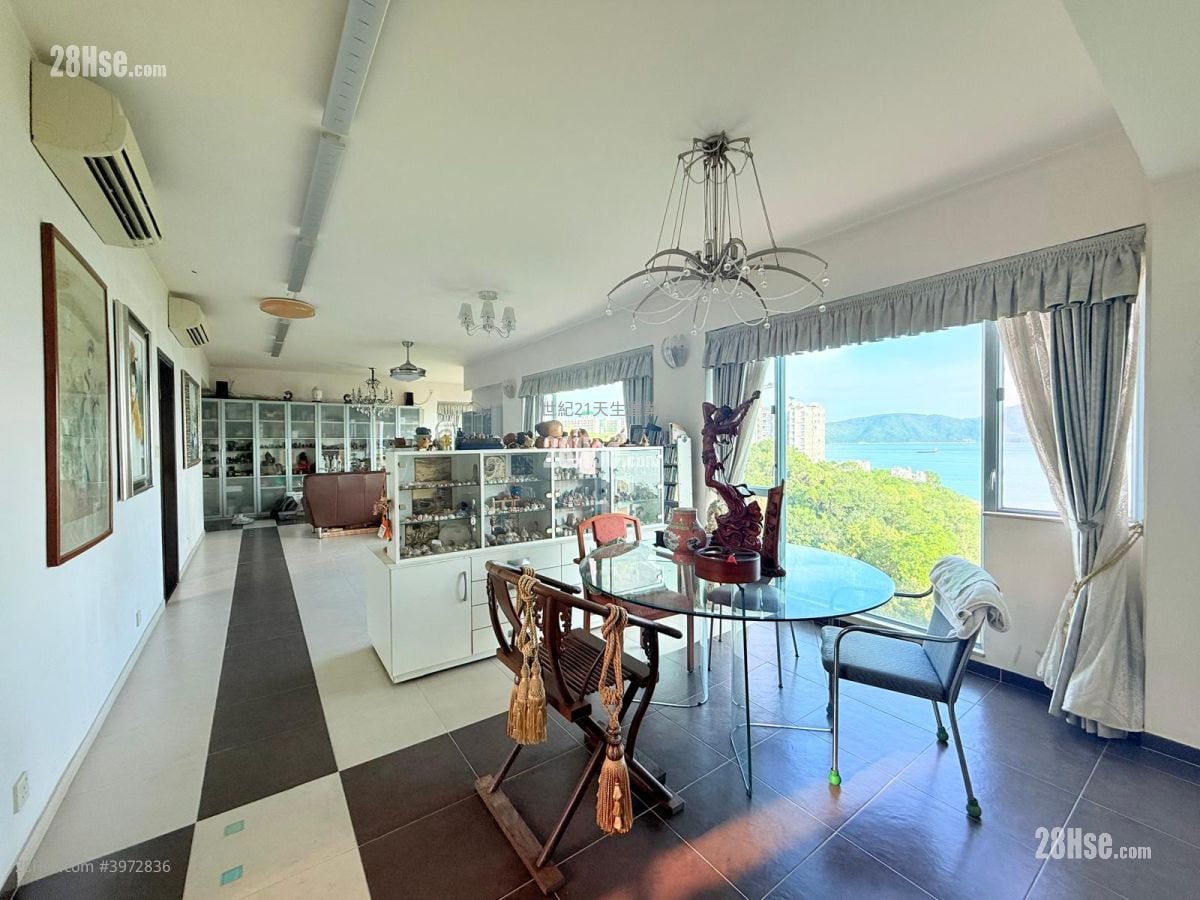 Peridot Court Sell 4 Bedrooms , 3 Bathrooms 1,852 ft²