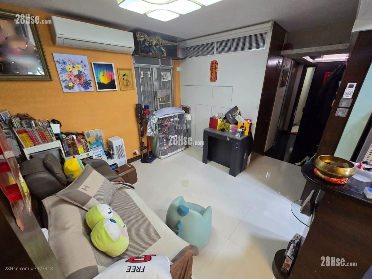 Telford Gardens Sell 3 Bedrooms , 1 Bathroom 517 ft²