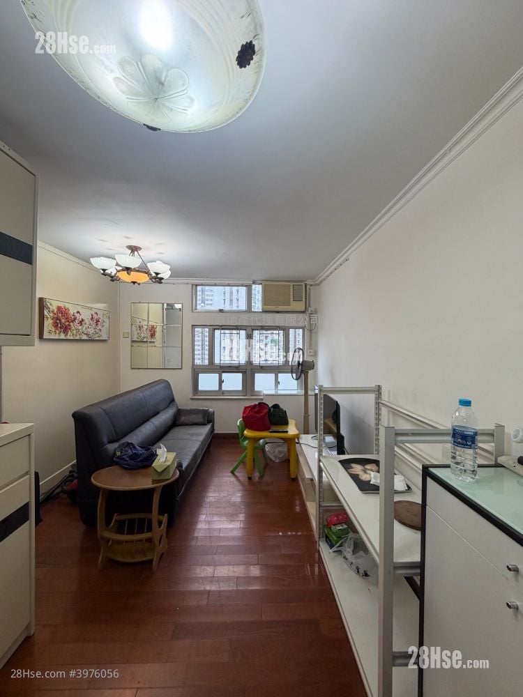 Ching Wah Court Sell 3 Bedrooms , 2 Bathrooms 645 ft²