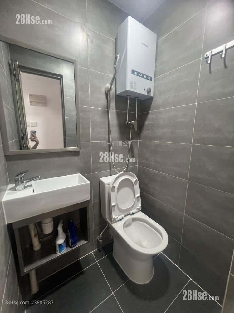 Apartment in HongKong Hong Kong, 鰂魚涌 Quarry Bay, 東區 Eastern District - View 4