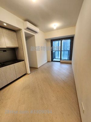 Stan – HongKong Hong Kong, 新蒲崗 San Po Kong - Više