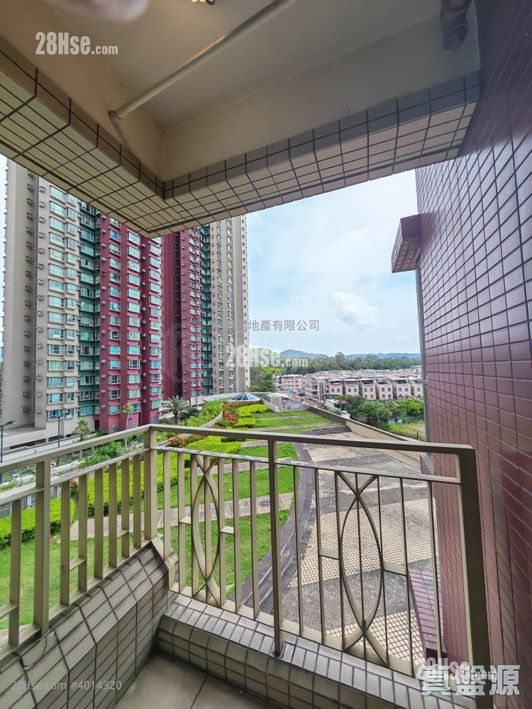 Yoho Town Sell 2 Bedrooms 422 ft²