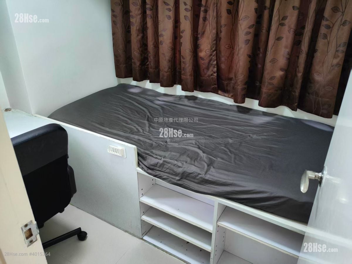 Golden Lion Garden Sell 2 Bedrooms , 1 Bathroom 285 ft²