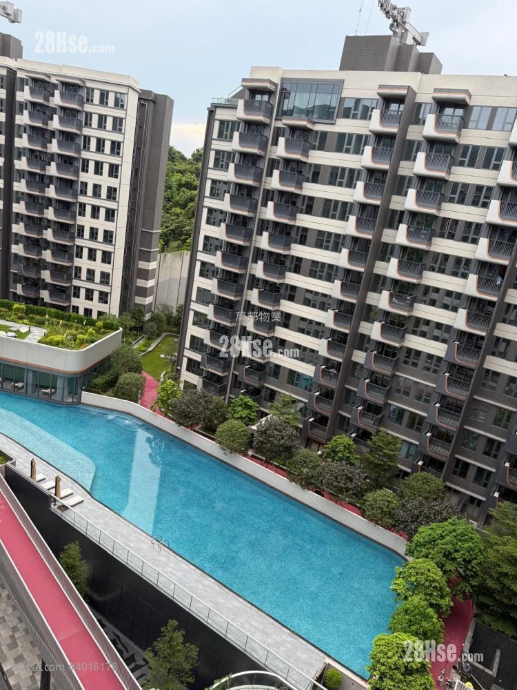 Le Mont Sell 2 Bedrooms , 1 Bathroom 430 ft²